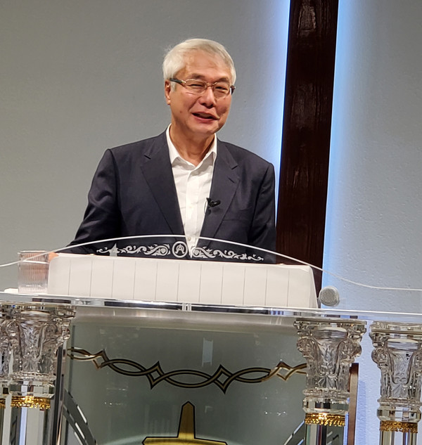 의사이자 건강 전도사인 황성주 목사.