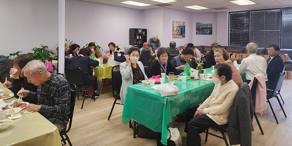 파라다이스 실버타운이 한국인 새 주인을 맞아 지난 10월 7일 100여명이 참석한 가운데 오픈식을 치렀다.