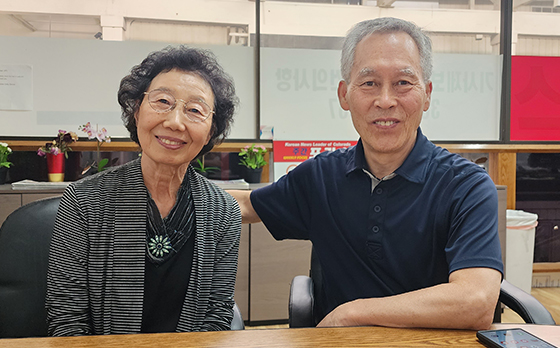 이강철 목사와 김영애 사모가 출국하기 전 주간포커스를 방문해 감사의 인사를 전했다.