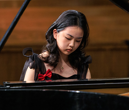 멘델스존의 환상곡을 연주한 김재나 양.