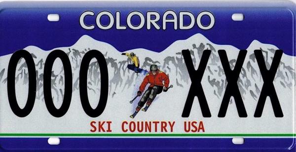 2023년 콜로라도에서 가장 인기 있는 특수 디자인 번호판 중 4위를 차지한 Ski Country USA 번호판.