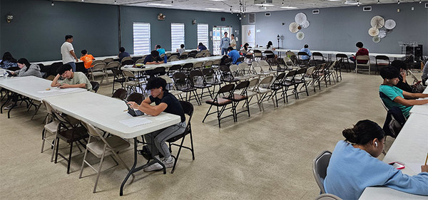 재미한국학교협의회는 지난 3 월 22 일부터 24일까지 미국 전역에 있는 한국학교 재학생들을 대상으로 한국어 능숙도 평가를 실시했다.  플로리다 템파통합한국학교 시험 현장.