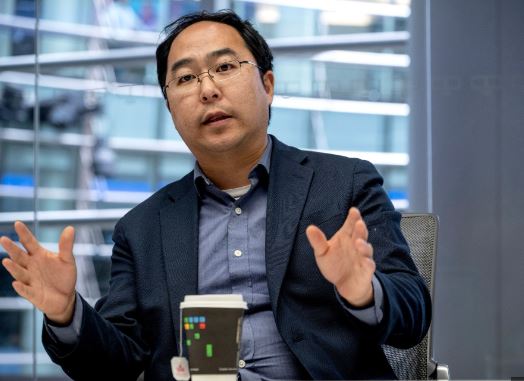 한인 최초 연방상원에 도전하는 앤디 김씨.