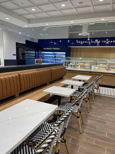 오픈 전  매장 사진.