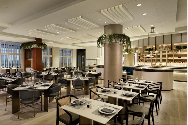 EDGE Restaurant & Bar.