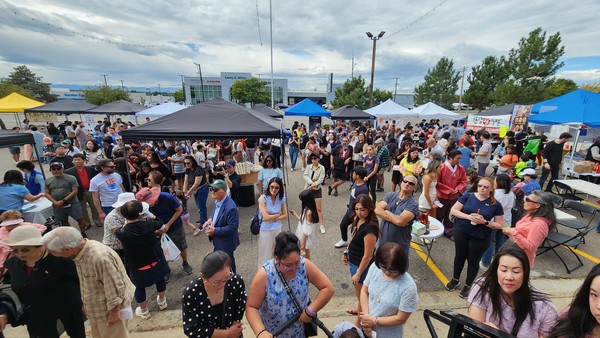 제2회 콜로라도 한국 문화축제가 오로라 소재 이자카야 주차장에서 성황리에 개최되었다. 