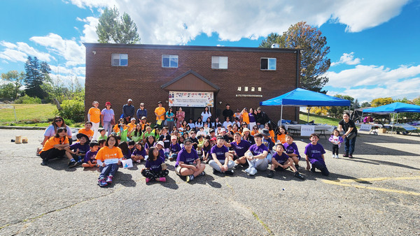  재미한국학교 콜로라도 지역협의회 한국문화 체험장에 참여한 한국학교 학생들과 교사진.